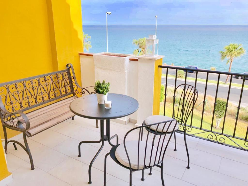 Apartamento ático-duplex 1ª Linea De Playa Con Jacuzzi. 6 Pax ático-duplex 1ª Linea De Playa Con Jacuzzi. Málaga