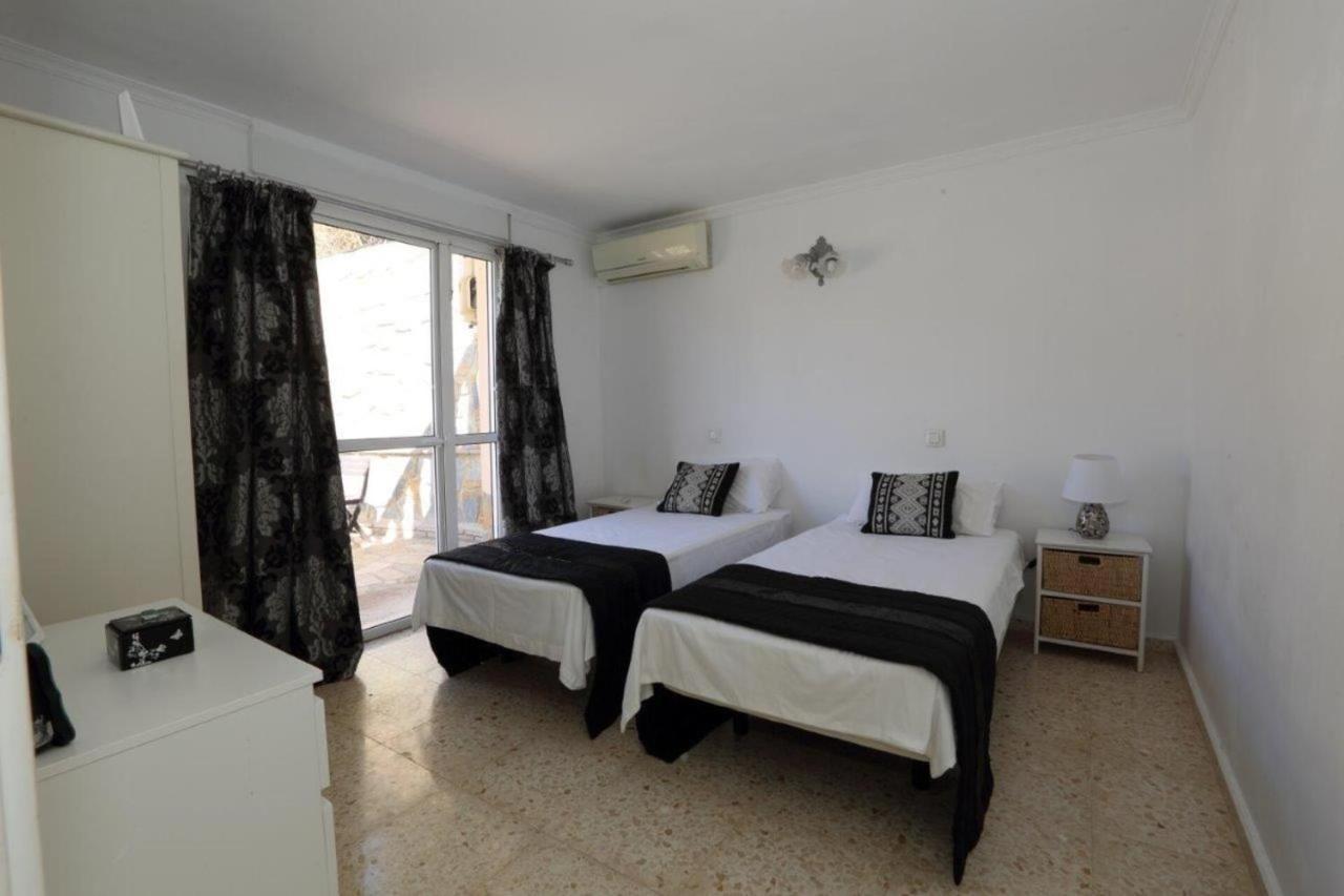 Villa Delightful 5 Bed In Fuengirola Costa Del Sol *