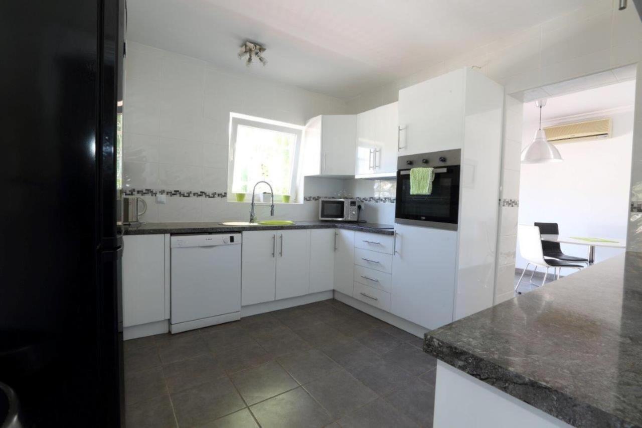 Delightful 5 Bed In Fuengirola Costa Del Sol Villa *