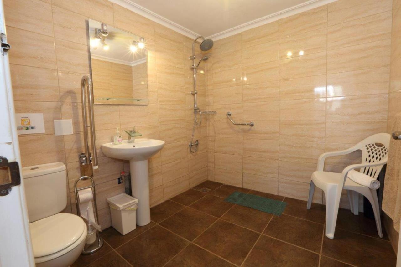 Delightful 5 Bed In Fuengirola Costa Del Sol Villa *