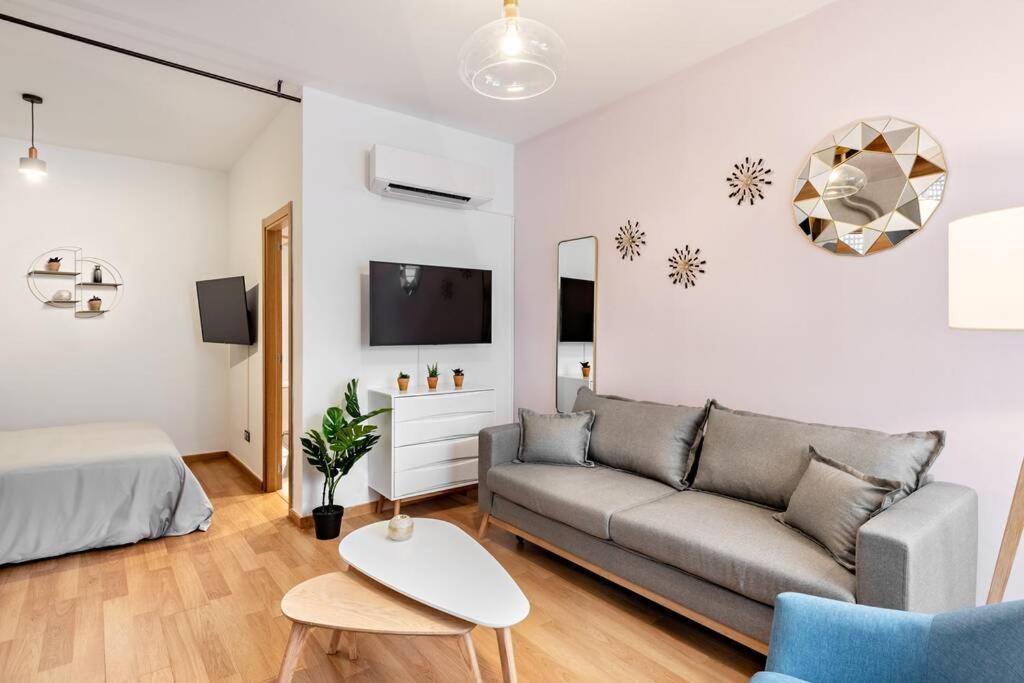 Apartamento Designed Studio With Common Swimming Pool - Center By Rems *