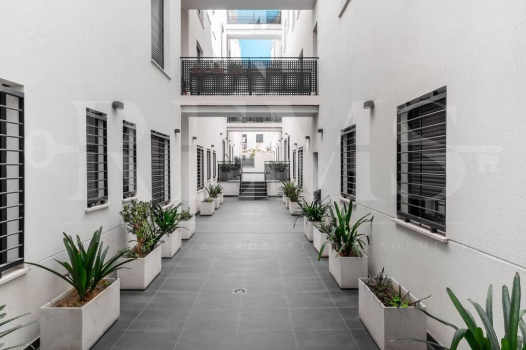 Apartamento Designed Studio With Common Swimming Pool - Center By Rems *