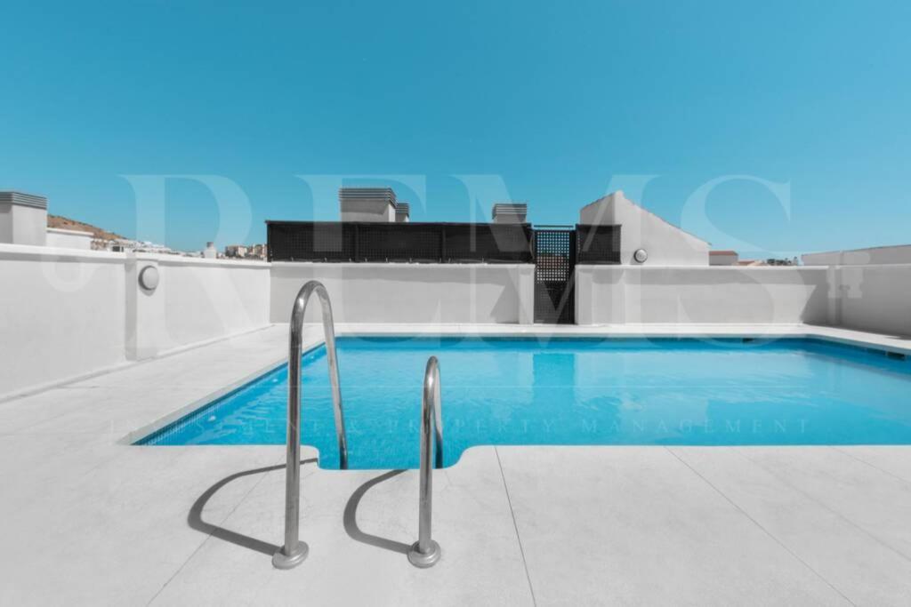 Apartamento Designed Studio With Common Swimming Pool - Center By Rems