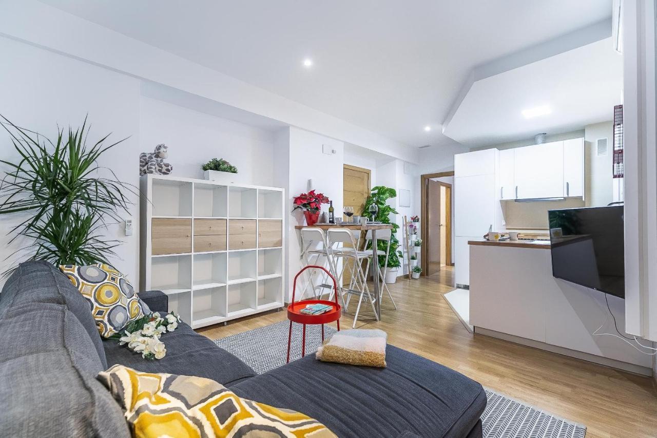 Apartment At Mitjana Plaza Malaga
