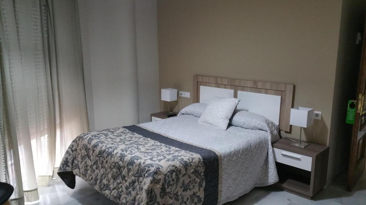 Pensión Tilos 2*
