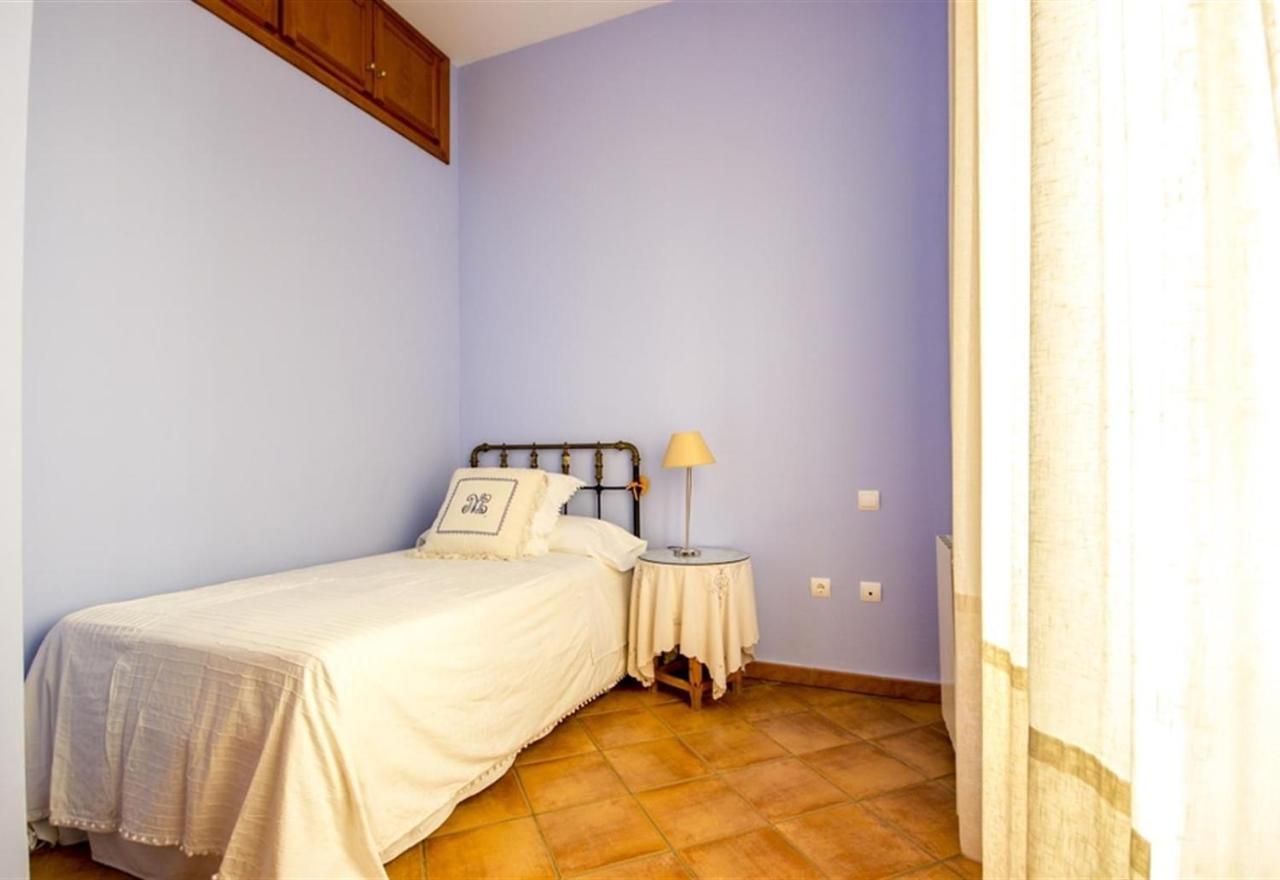 Picasso Flat