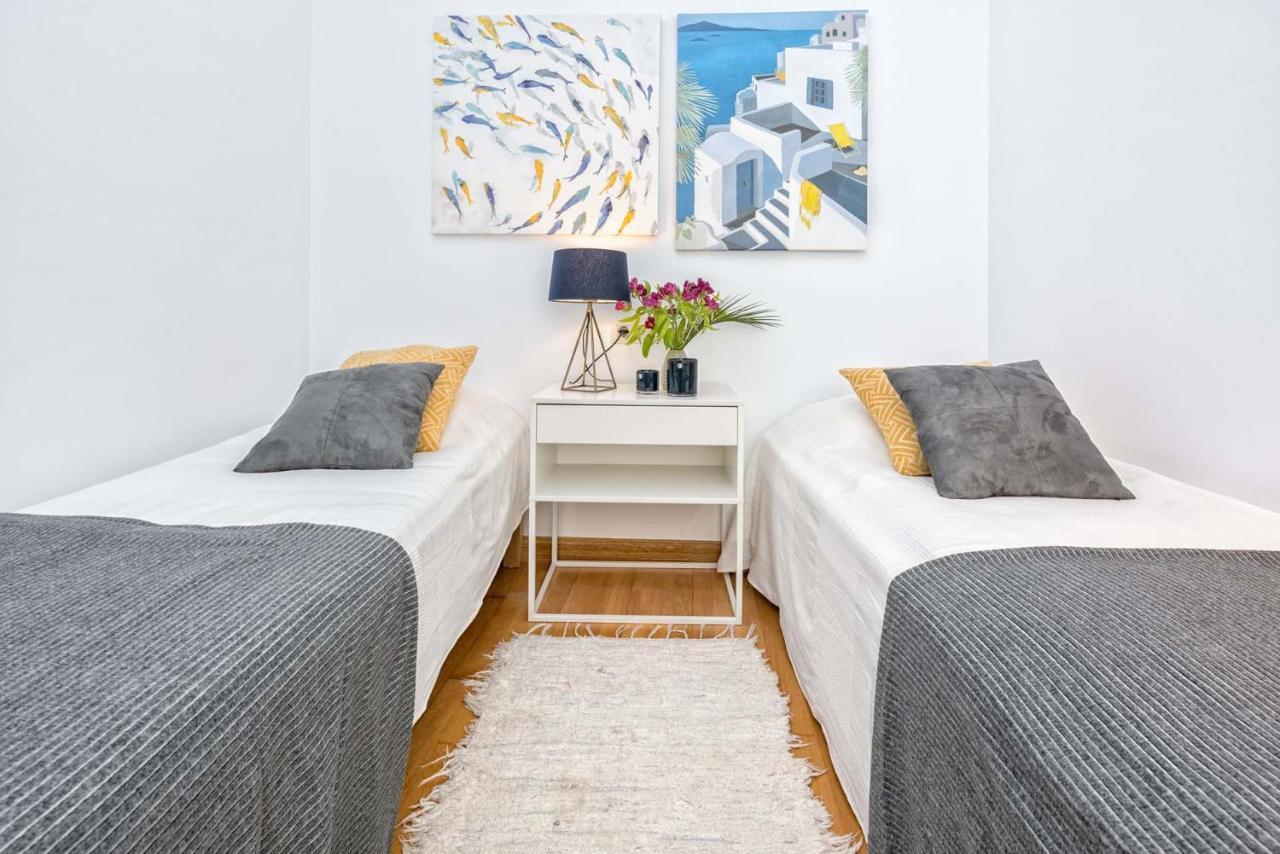 Christina Penthouse In By Solaga Homes Apartamento
