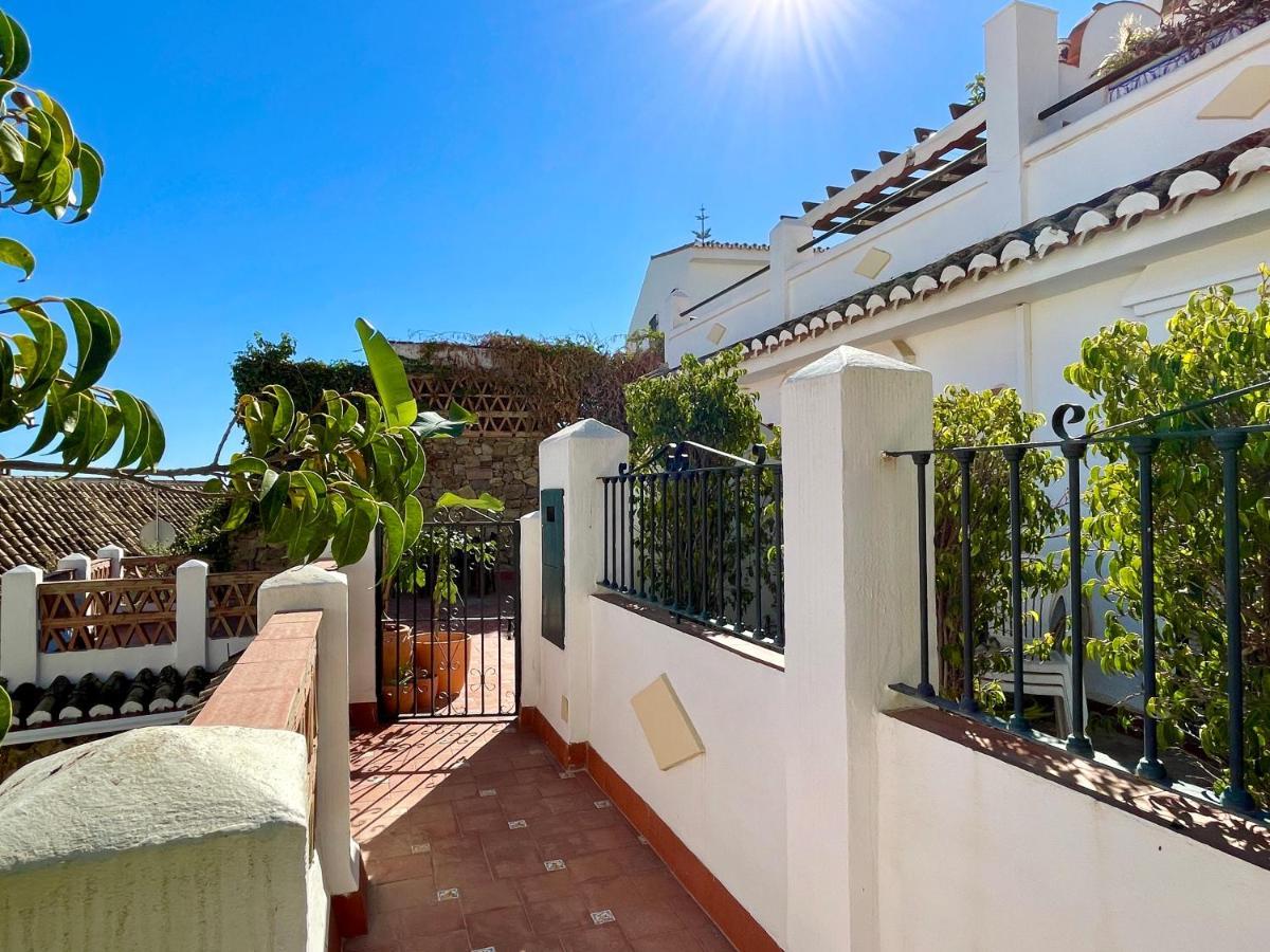 Semidetached Duplex At Puebla Aida, Mijas Golf With Pool, Golf And Sea Views Holiday home