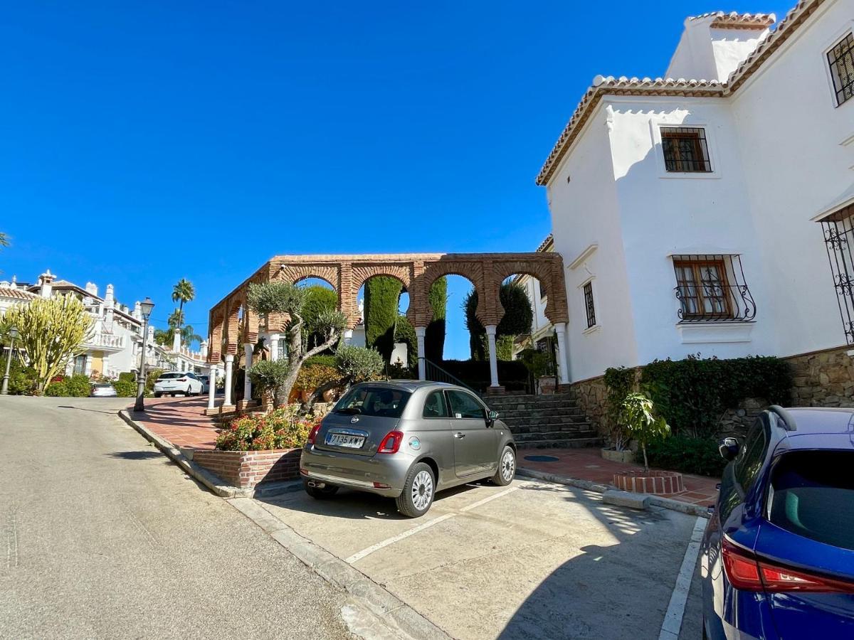Semidetached Duplex At Puebla Aida, Mijas Golf With Pool, Golf And Sea Views *