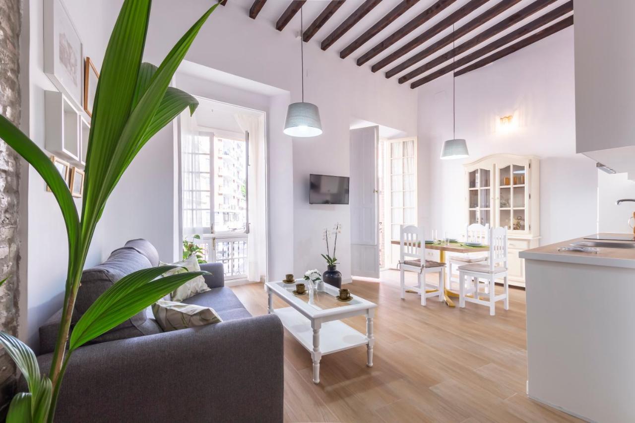 Sanders Jacaranda - Inviting Two-bedroom Downtown Malaga