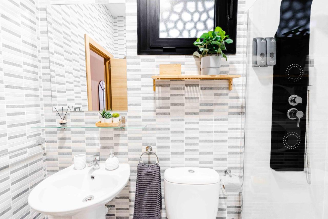 Deluxe Apartment With Common Swimming Pool - Center Apartment