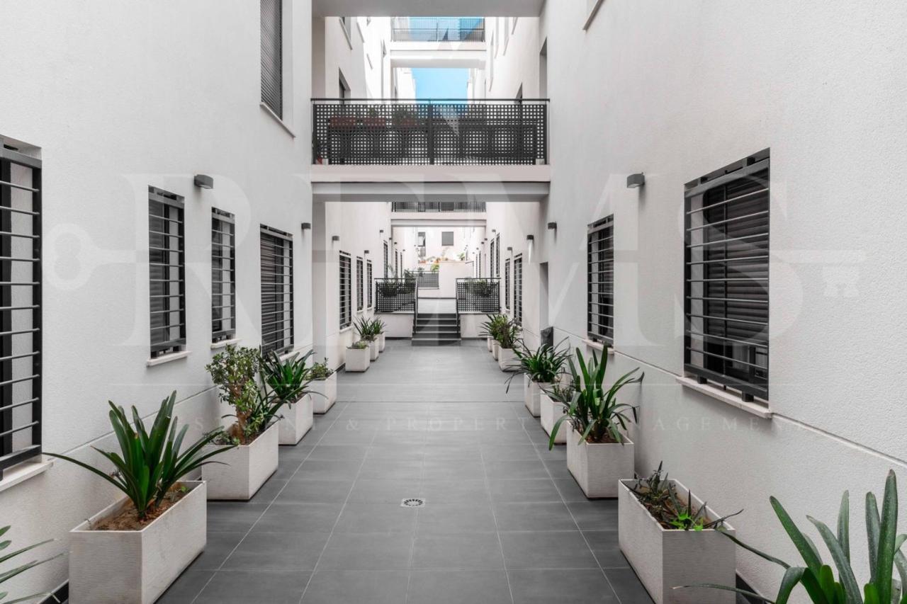 Apartment Deluxe Apartment With Common Swimming Pool - Center *