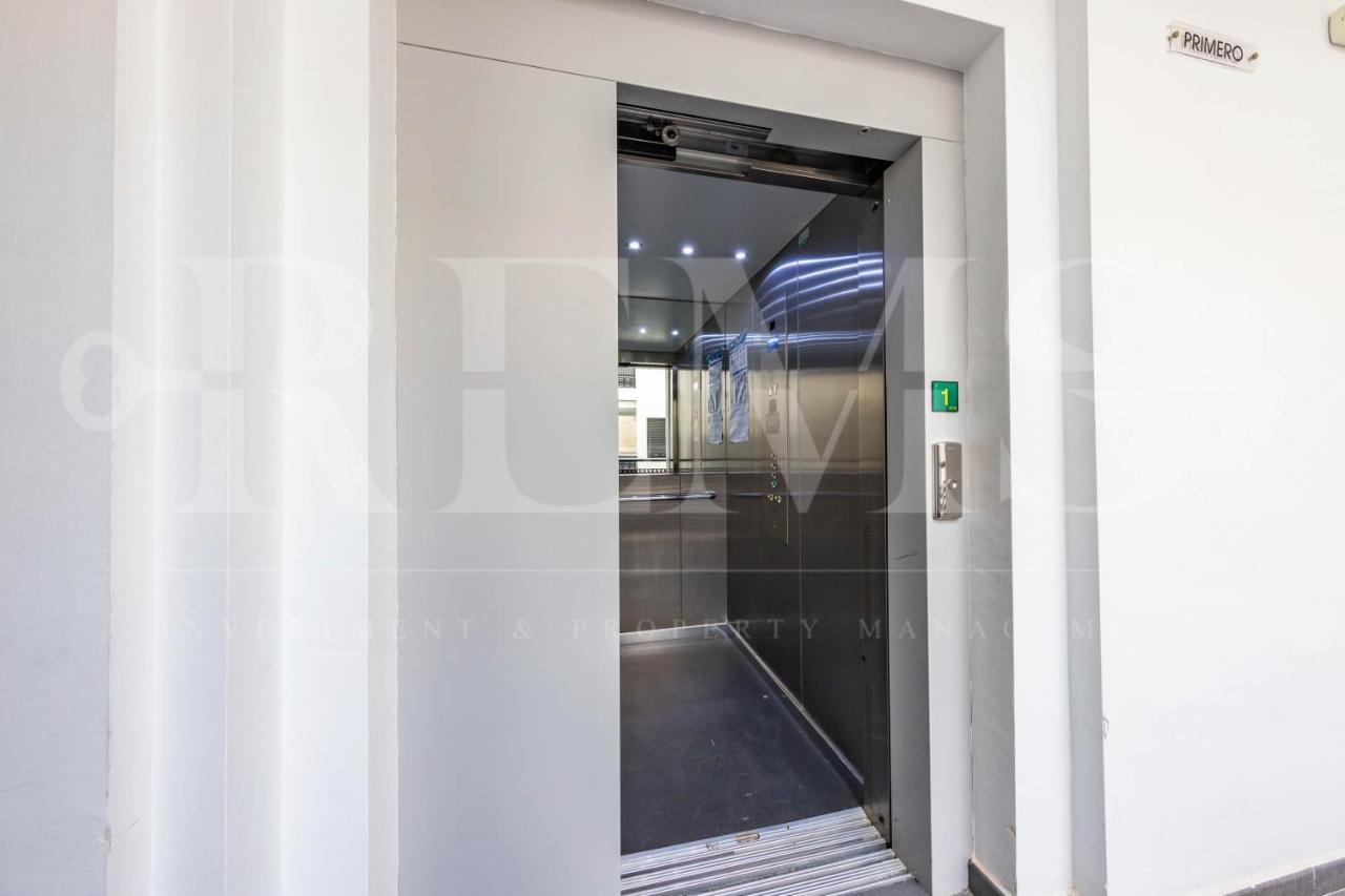 Deluxe Apartment With Common Swimming Pool - Center Apartment *