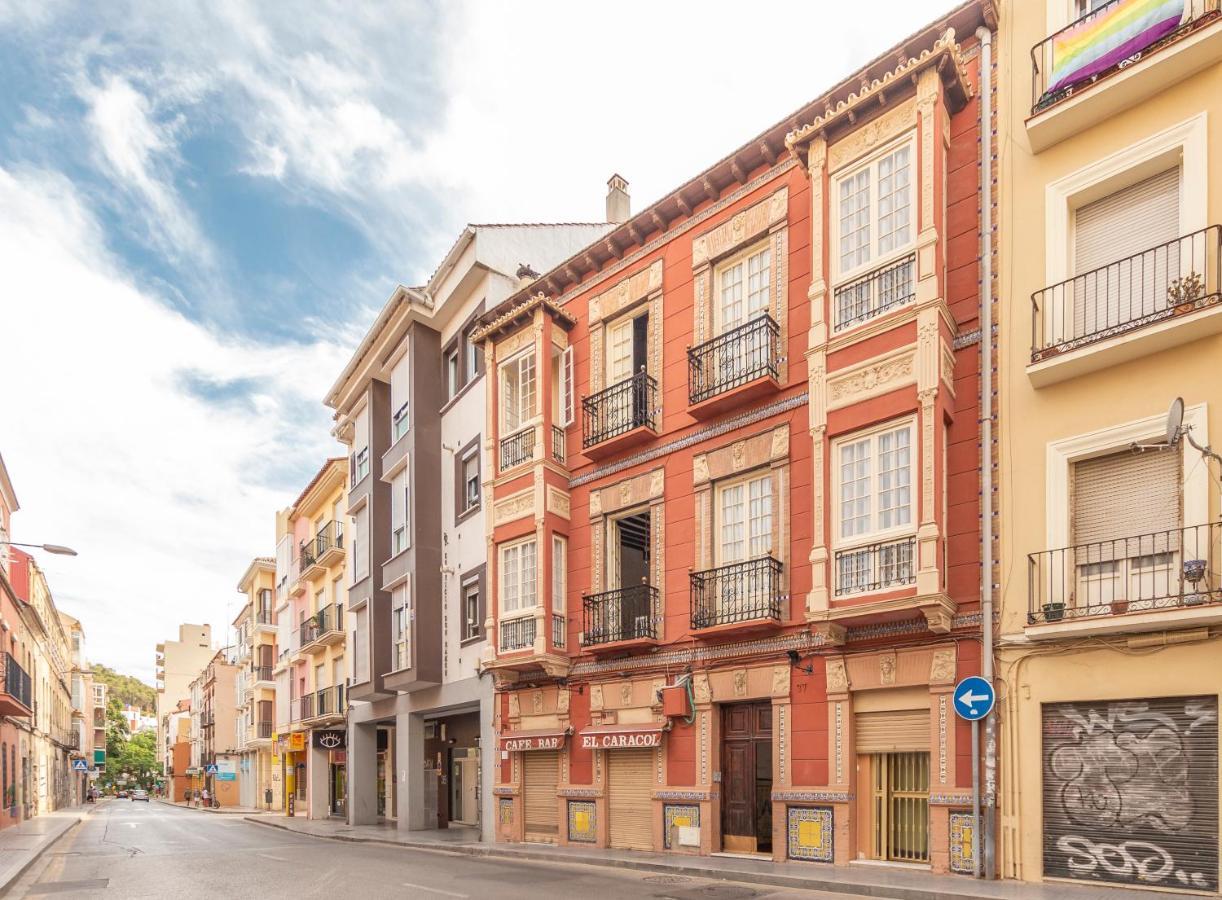 Sanders Jacaranda - Inviting Two-bedroom Downtown Malaga
