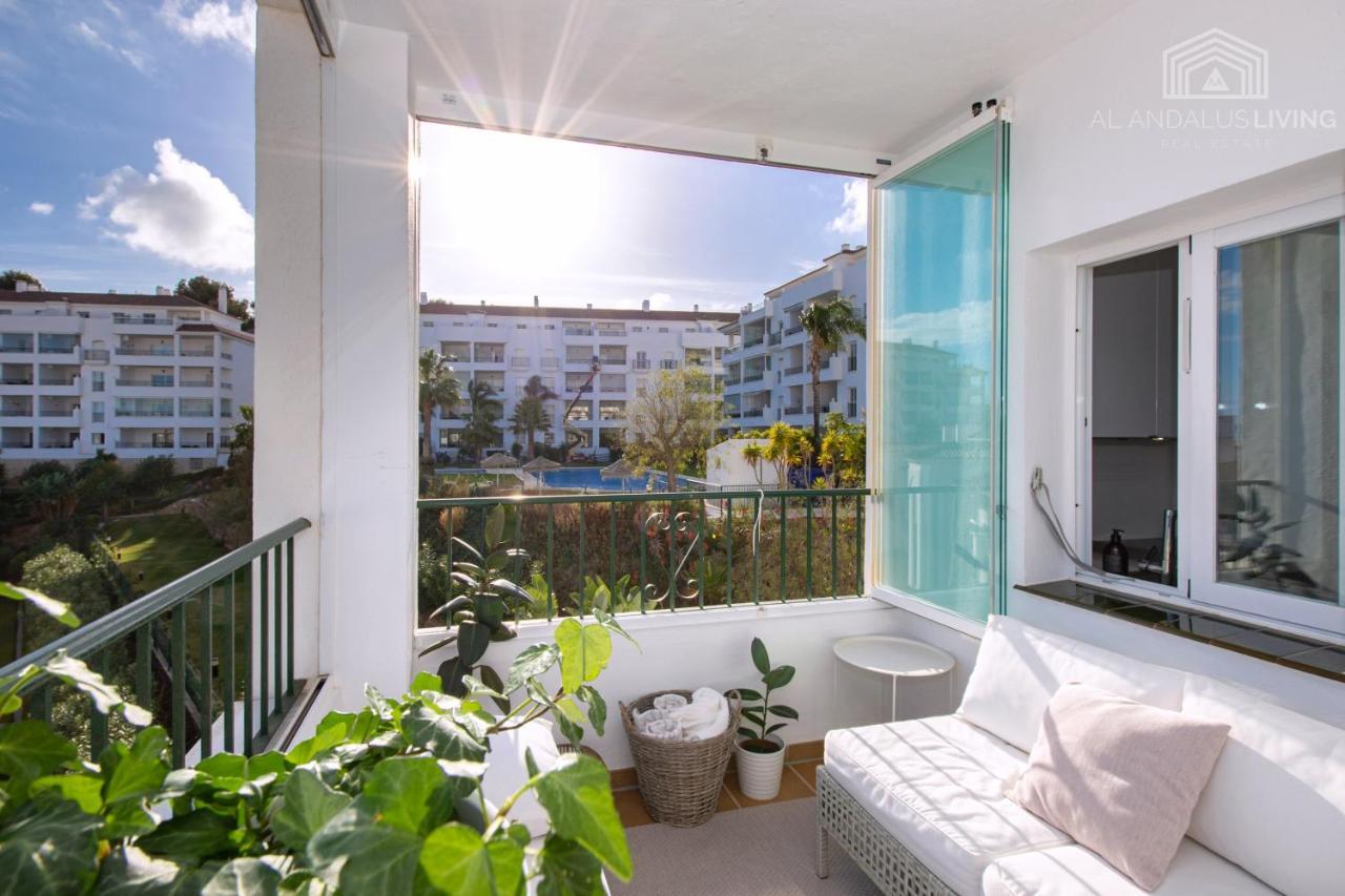 Apartamento Scandinavian Style With Amazing Sea Views And South West Facing Sunny Terrace In Miraflores Walking Distance To The Beach!