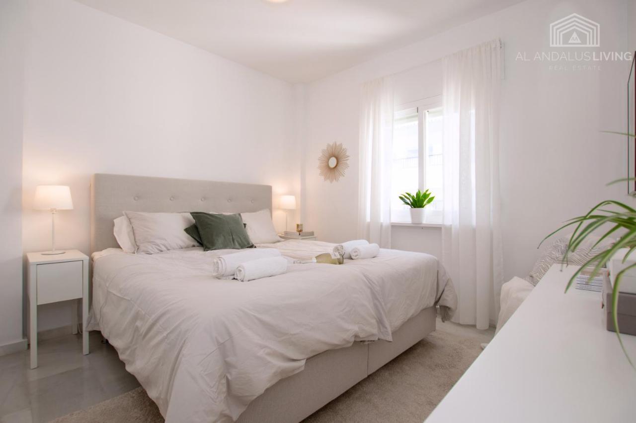 Scandinavian Style With Amazing Sea Views And South West Facing Sunny Terrace In Miraflores Walking Distance To The Beach! Apartamento *