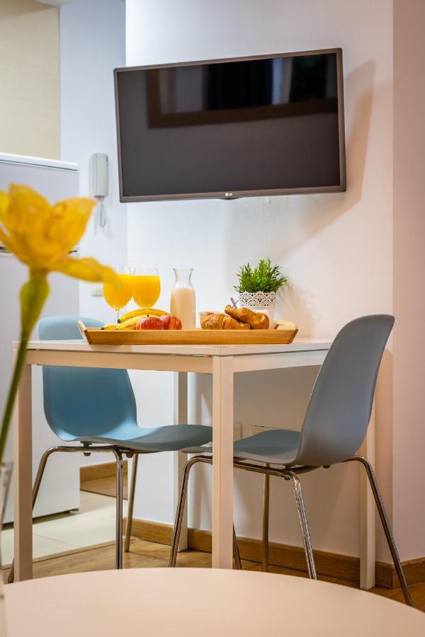 Historic Centre Mitjana Apartment *