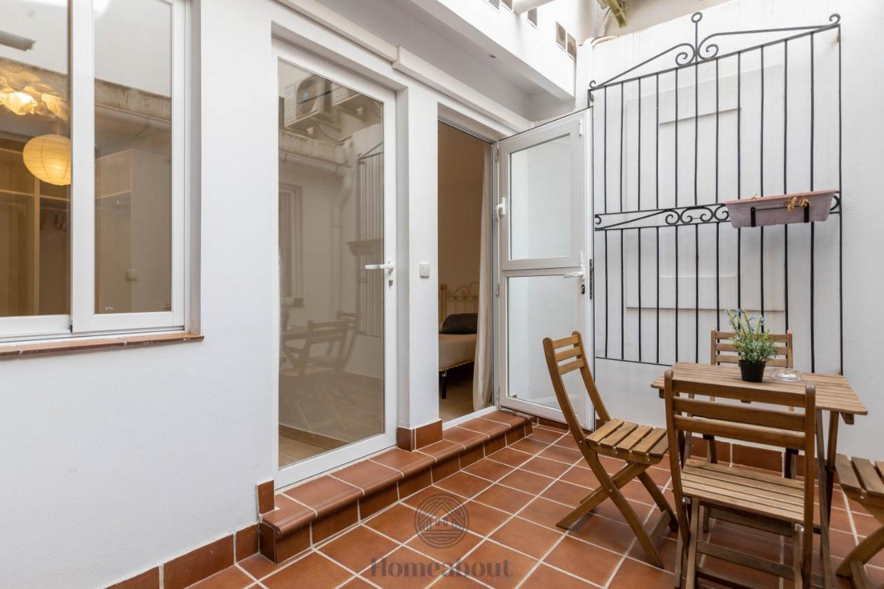 Fun Building By Homeabout Apartment Malaga