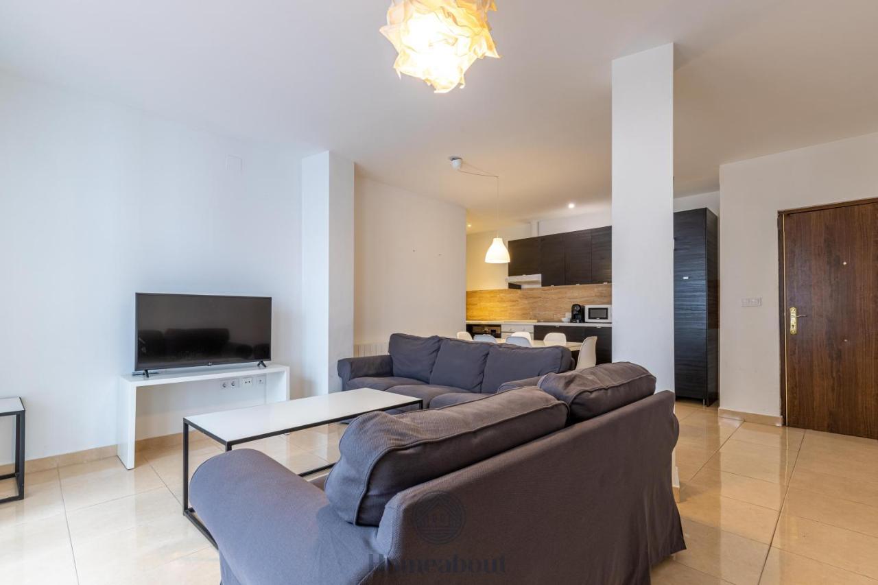 Fun Building By Homeabout Apartment *