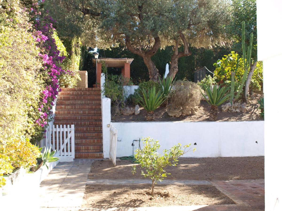 Acogedora Y Amplia Con Piscina Malaga