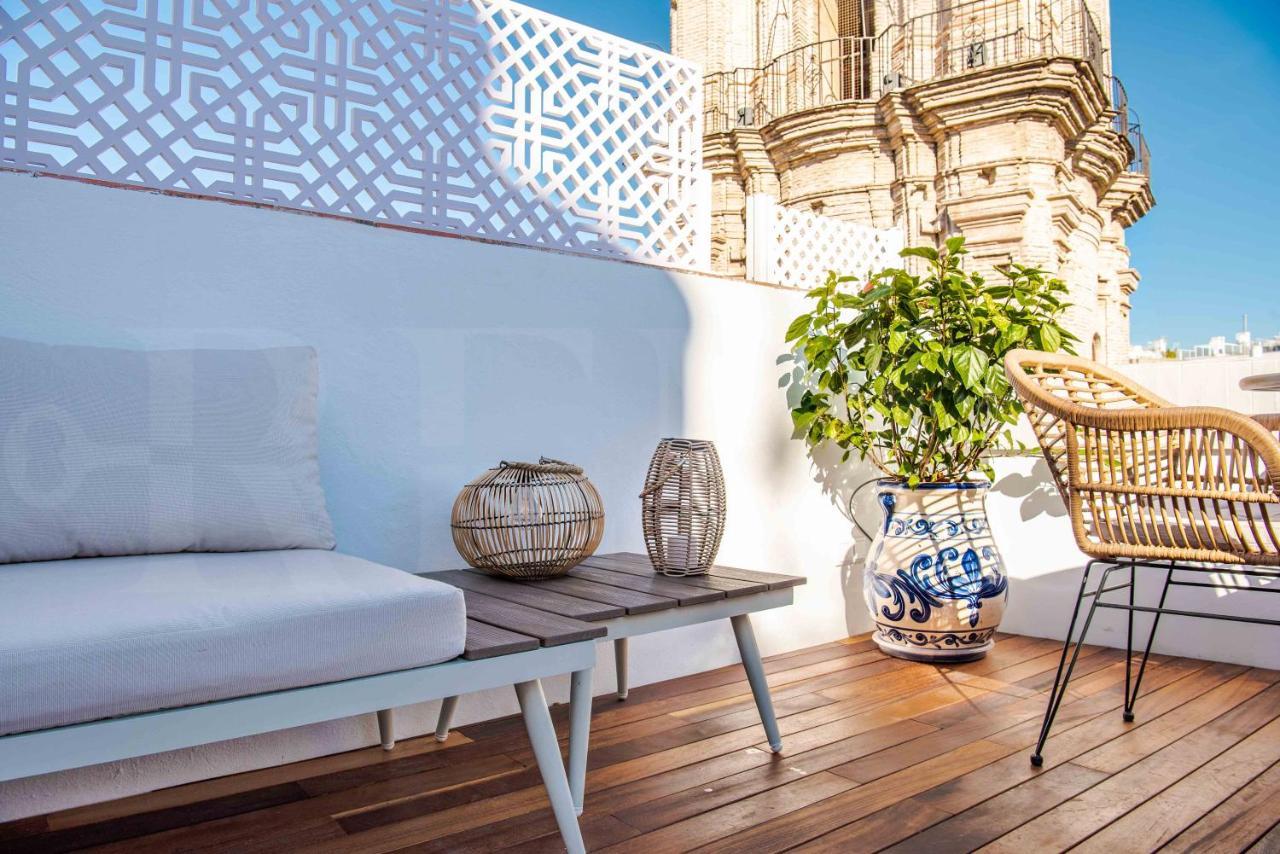 Duplex With Private Rooftop & View On San Juan Church By Rems Apartment
