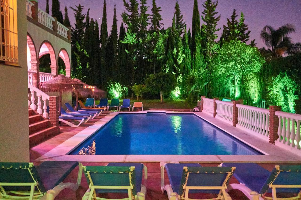 Villa Beautiful 9 Bedroom With And Pool.