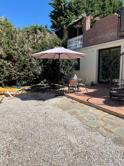 Beautiful 9 Bedroom With And Pool.