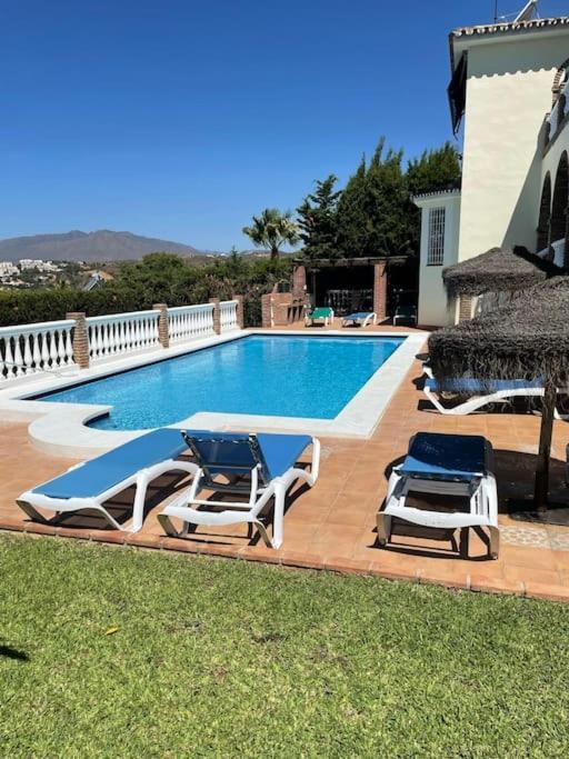 Villa Beautiful 9 Bedroom With And Pool.