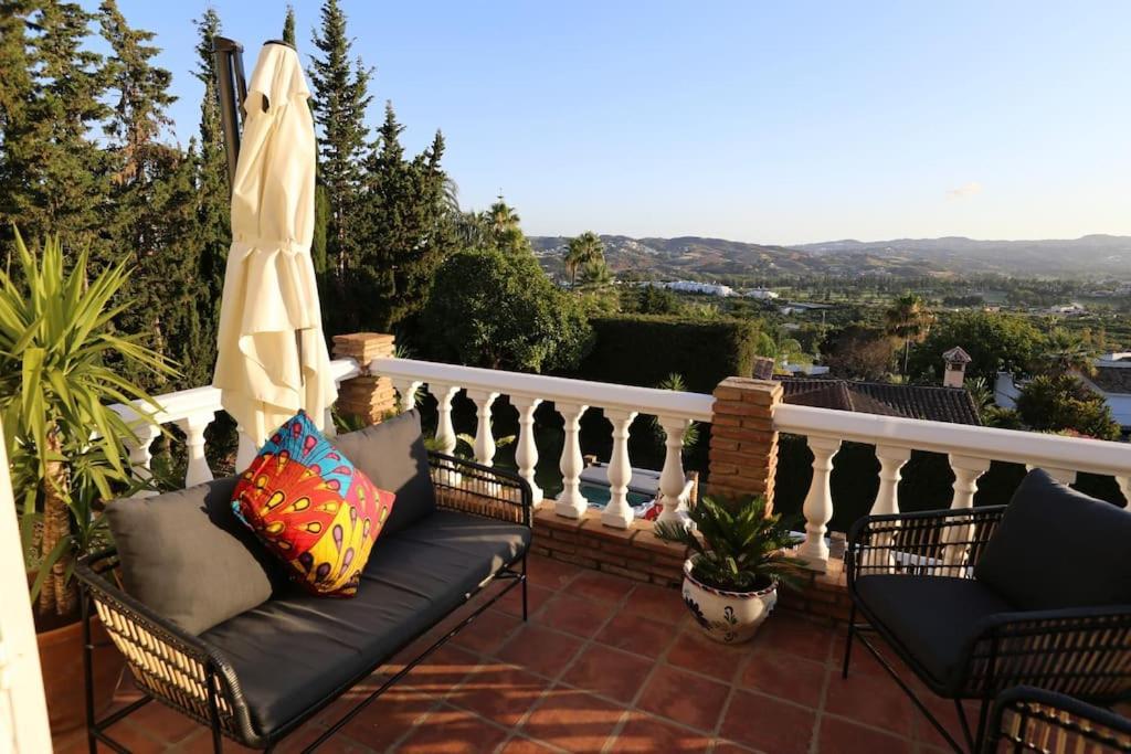 Beautiful 9 Bedroom With And Pool. *