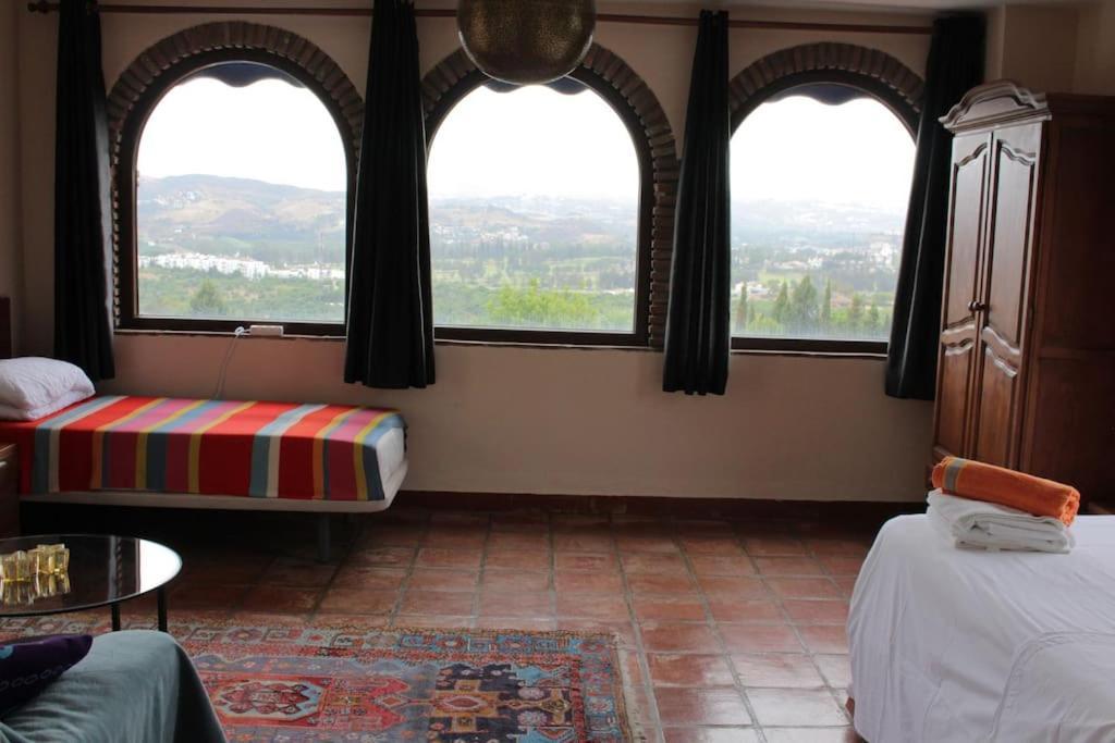 Beautiful 9 Bedroom With And Pool. * Málaga