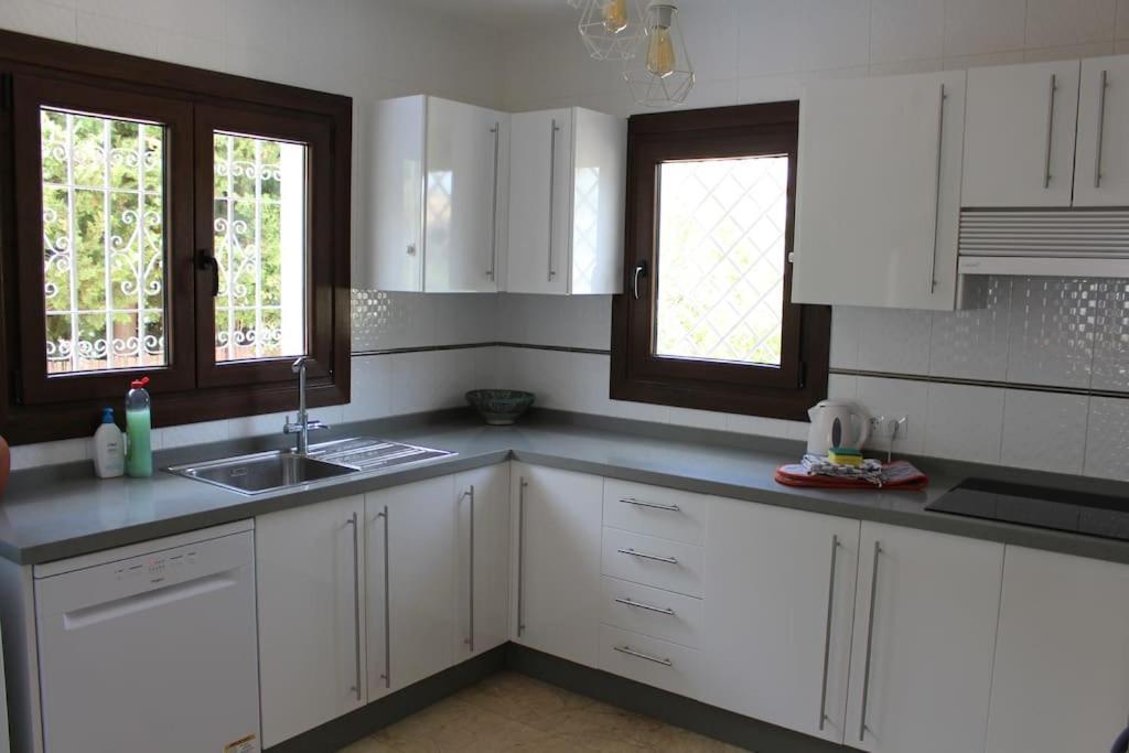Beautiful 9 Bedroom With And Pool. * Málaga