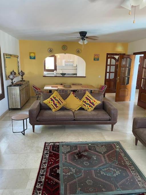 Beautiful 9 Bedroom With And Pool. * Málaga