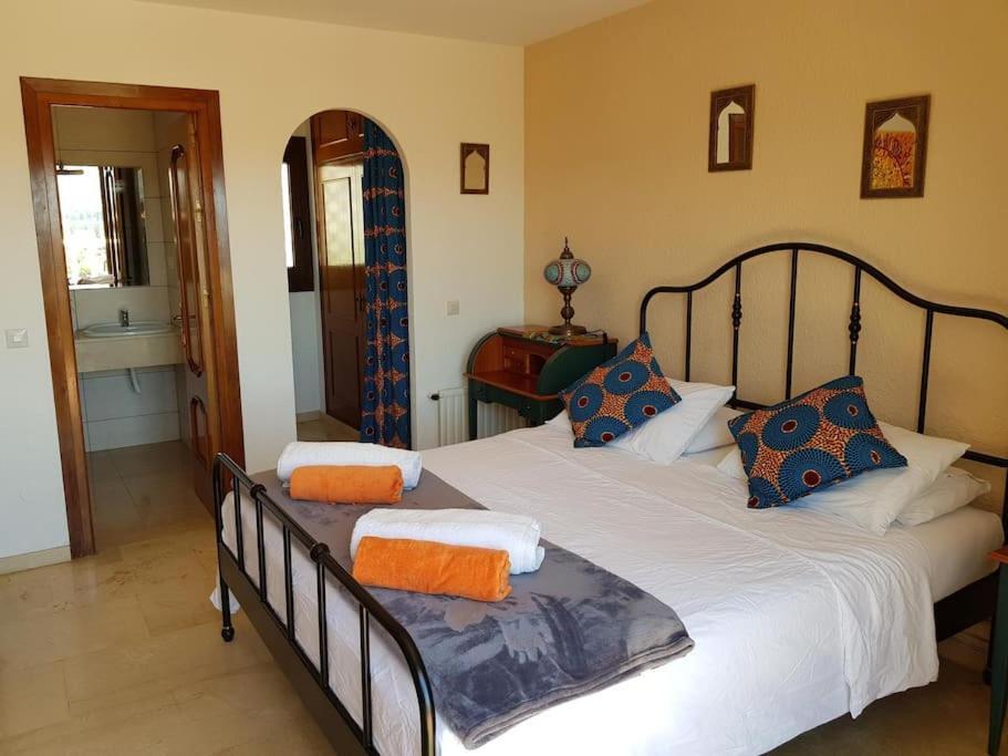 Villa Beautiful 9 Bedroom With And Pool. Málaga