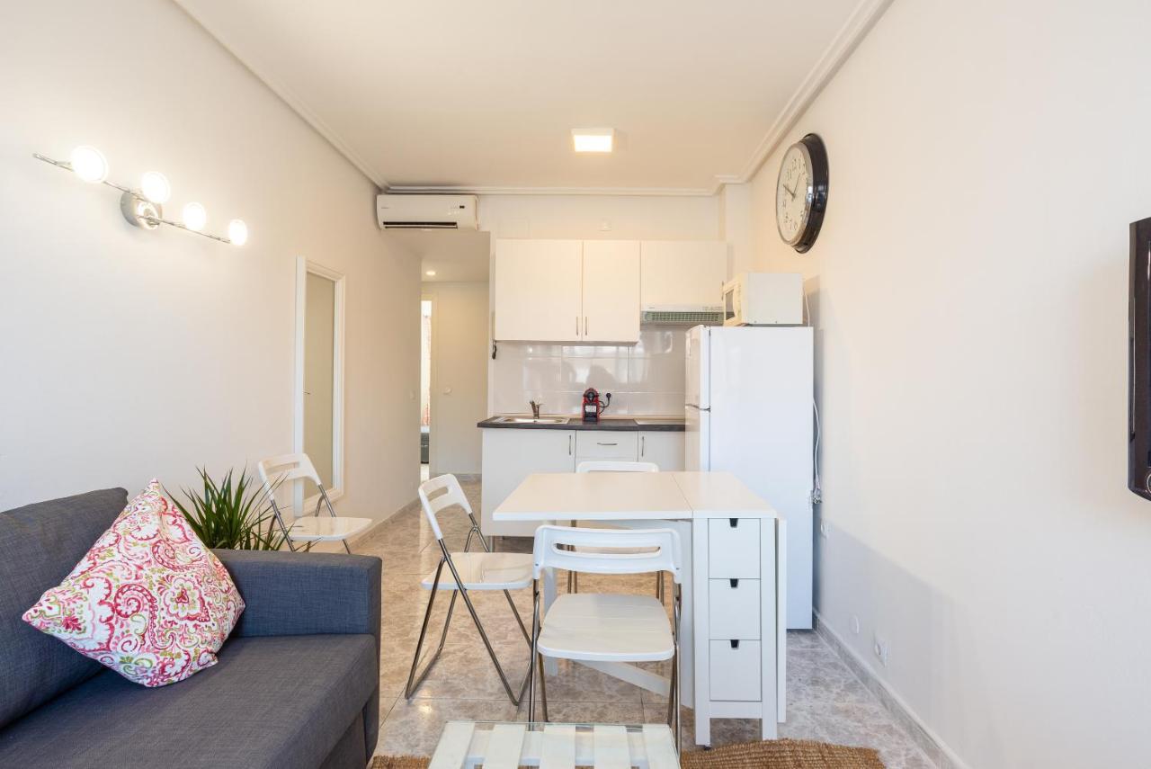 Steps Away From The Sand/ Malagueta Apartamento