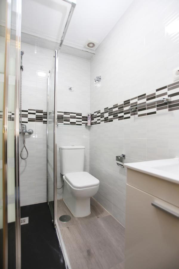 Apartamento En Calle Mendoza - Zona Huelin&300 Mts De La Playa Apartamento Málaga