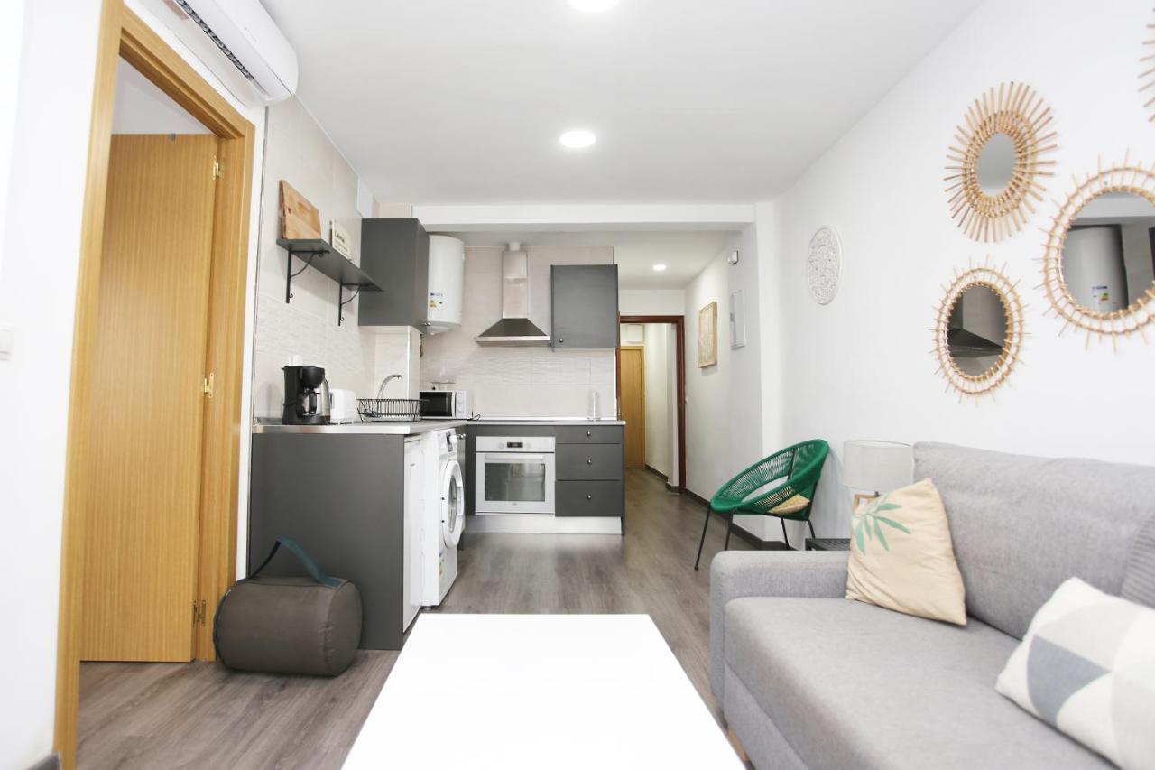 Apartamento En Calle Mendoza - Zona Huelin&300 Mts De La Playa Apartamento Málaga