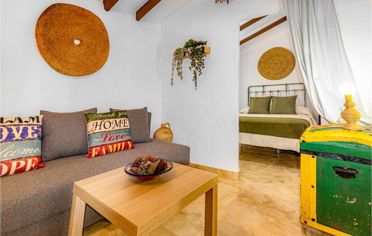 Awesome In With Swimming Pool Сasa de vacaciones