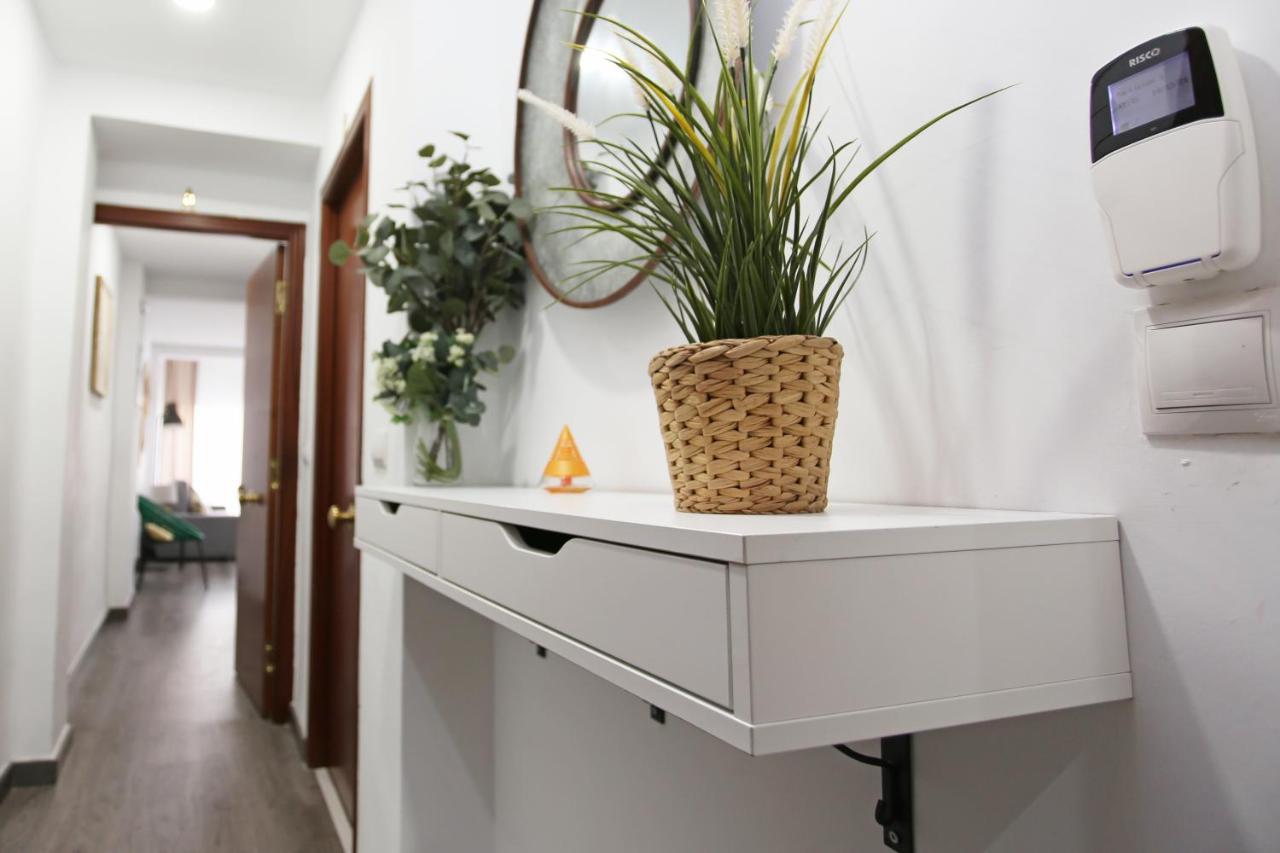 Apartamento En Calle Mendoza - Zona Huelin&300 Mts De La Playa Apartamento