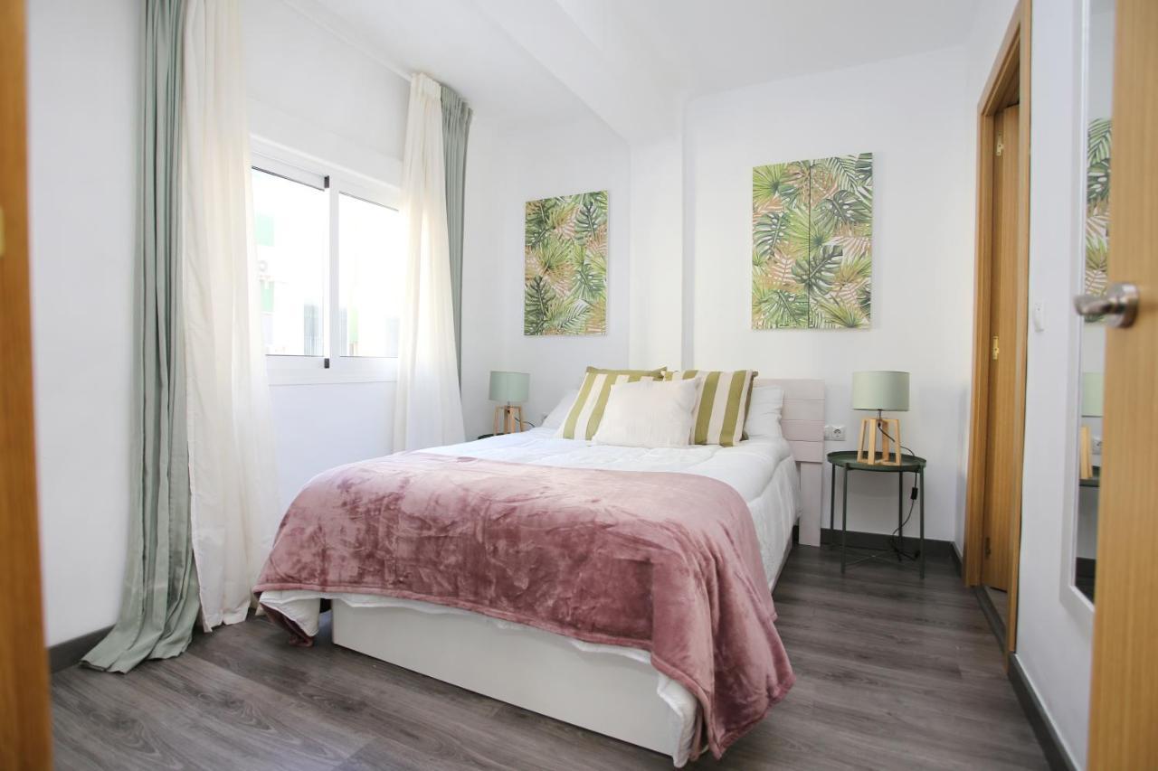 Apartamento En Calle Mendoza - Zona Huelin&300 Mts De La Playa Apartamento Málaga