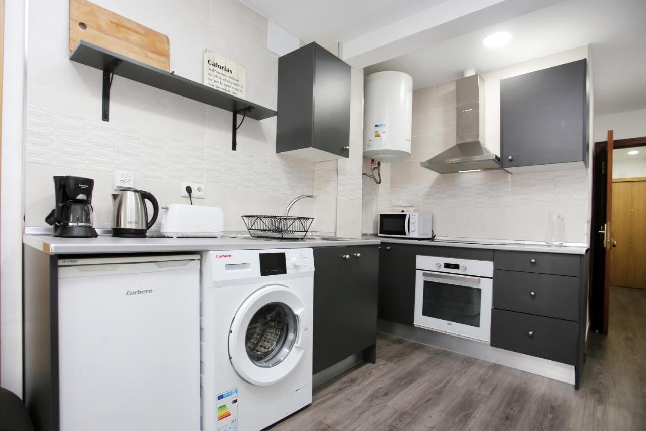 Apartamento En Calle Mendoza - Zona Huelin&300 Mts De La Playa Apartamento Málaga