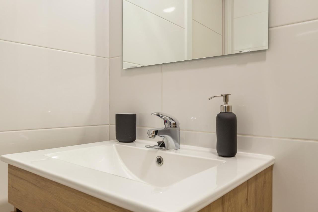 Sanders Jacaranda - Inviting Two-bedroom Downtown * Malaga