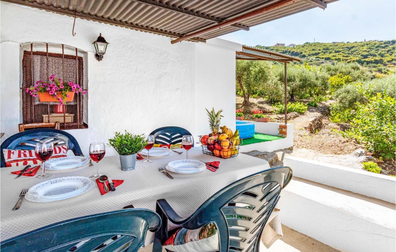 Awesome In With Swimming Pool Сasa de vacaciones