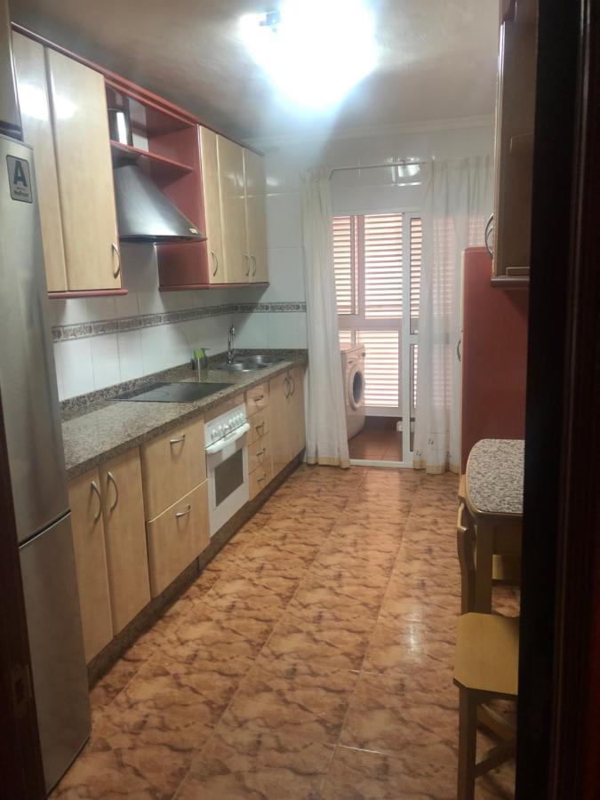 Apartamento Piso En Pedregalejo A 50m De La Playa. *
