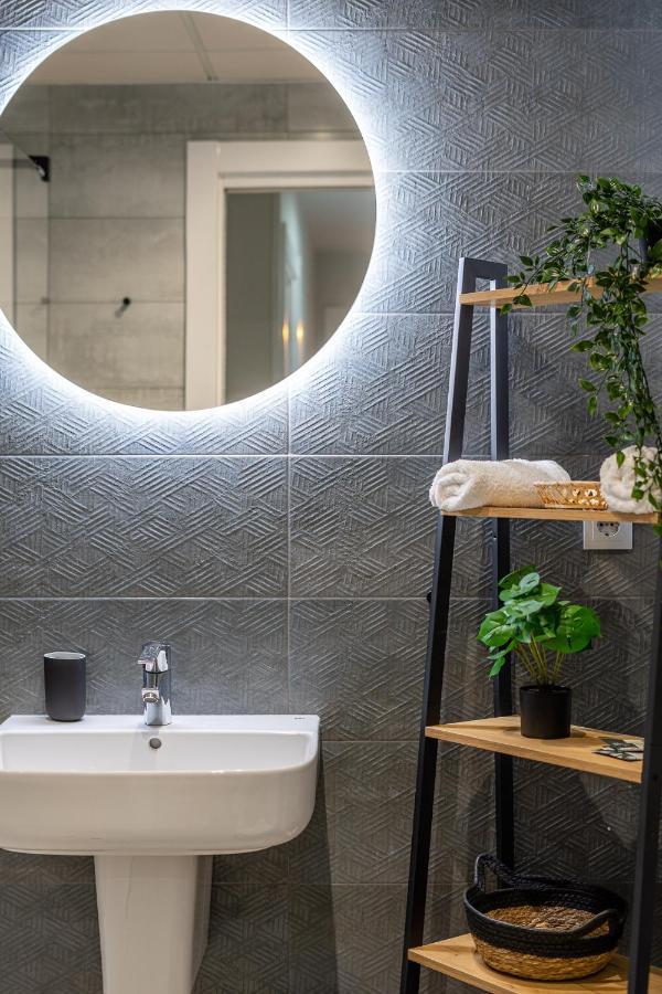 Apartamento Centre Pool & Parking
