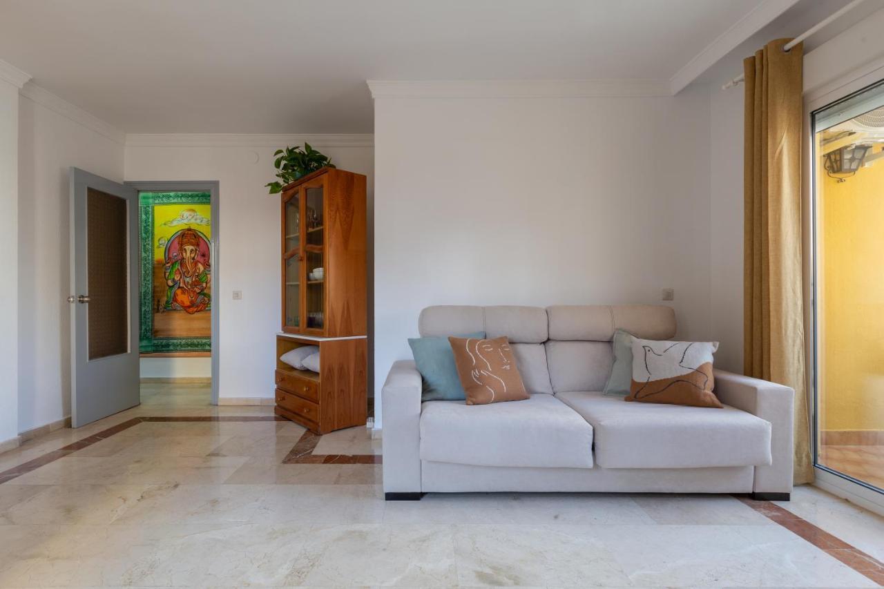 Apartamento Luminoso De Dos Con Terraza Y Parking En El Centro Málaga