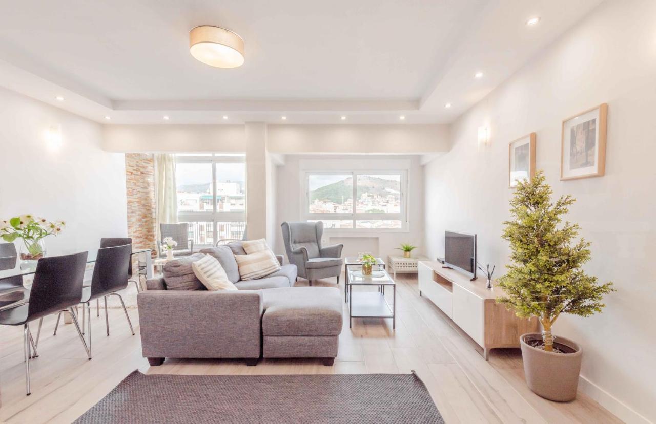 Spacious With A View - Historic Center By Rems Apartamento