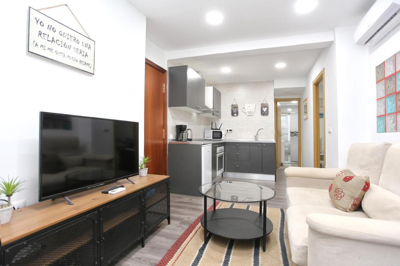 Apartamento En Calle Mendoza - Zona Huelin&300 Mts De La Playa * Málaga