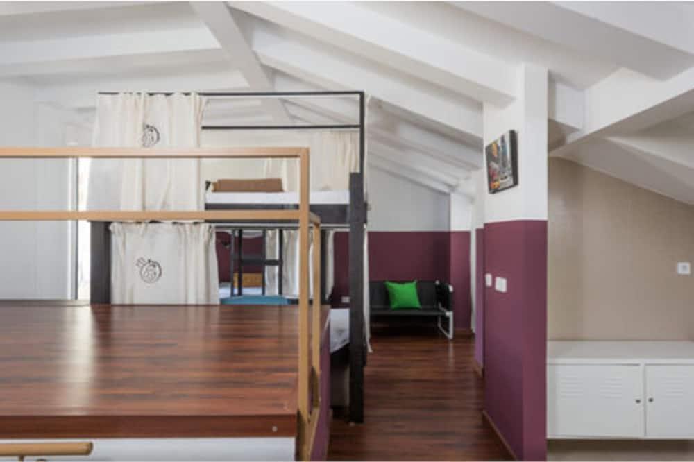 Hostal Feel Soho *