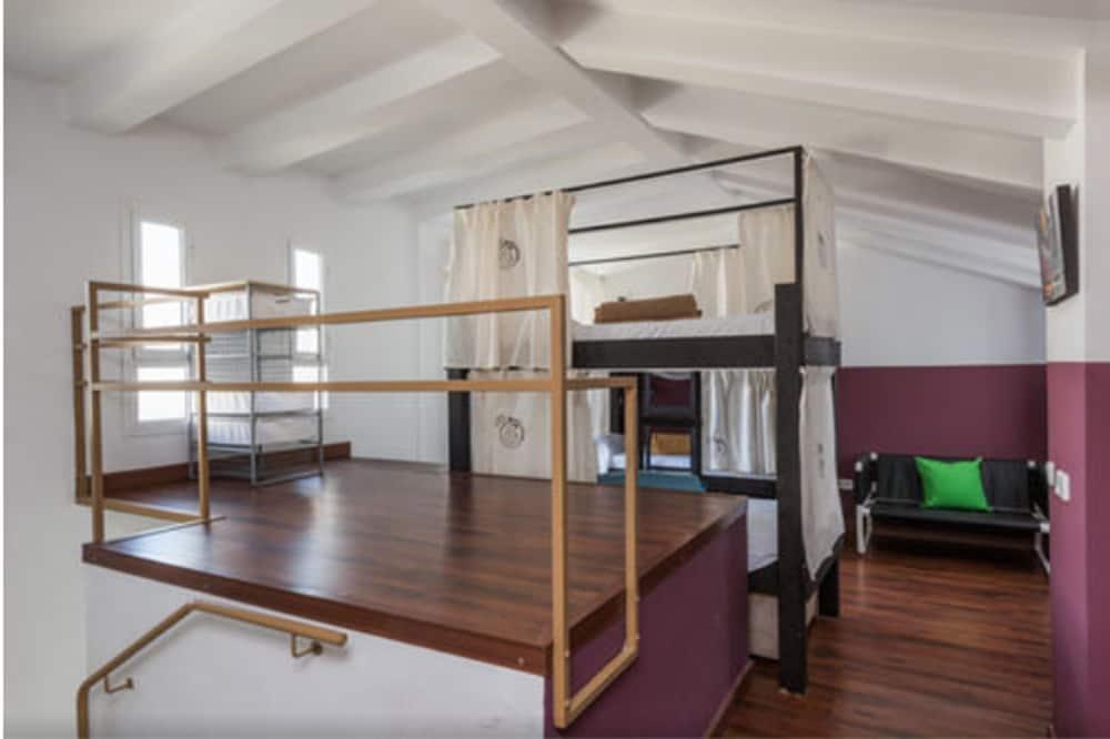 Hostal Feel Soho *