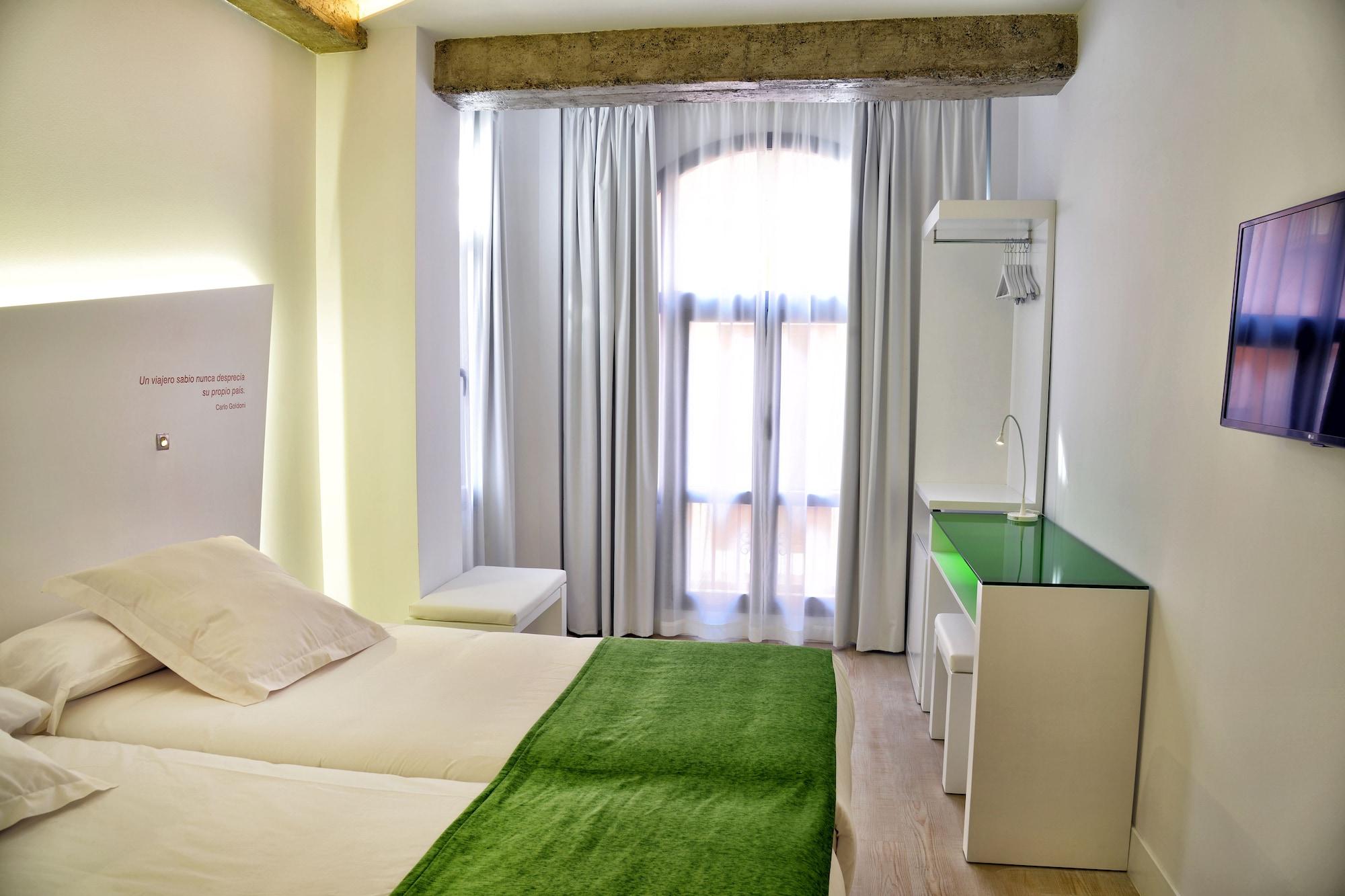 Atarazanas Boutique Hotel 3*